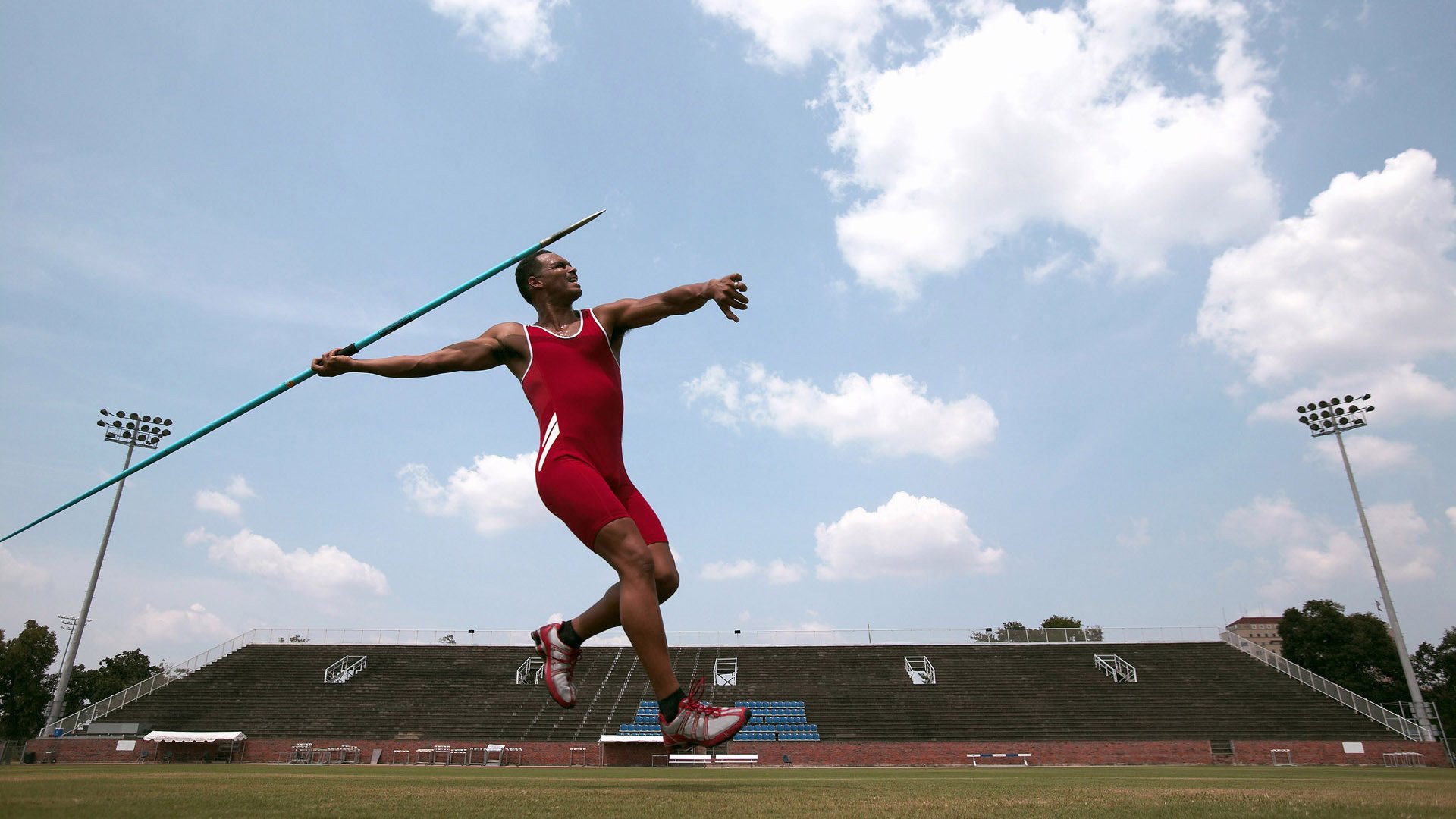 世界赛车耐力赛2026年规则调整 插电混动车型获更多优势